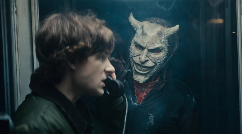 Črni telefon 2 naslovna